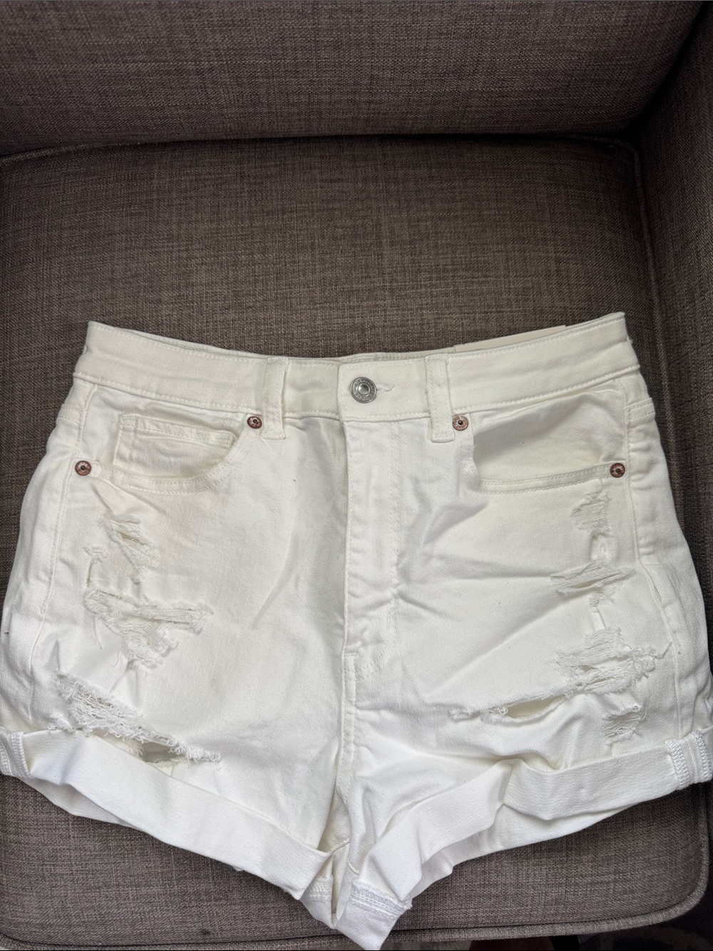 MWT American Eagle Outfitters White High-Waist Distressed Denim Shorts sz 6